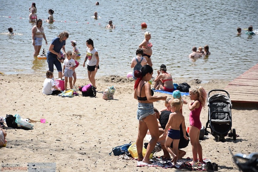 Tak było podczas upalnej środy na plaży nad jeziorem Czarnym pod Włocławkiem [zdjęcia]