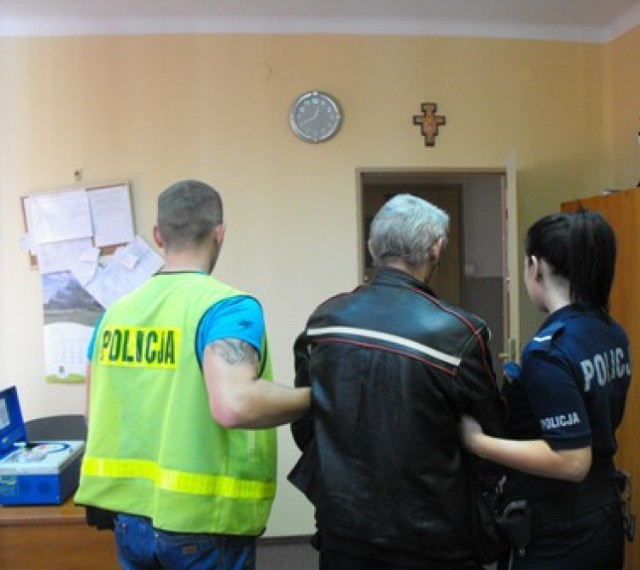Policjanci z komisariatu policji w Wolborzu zatrzymali sprawcę rozboju