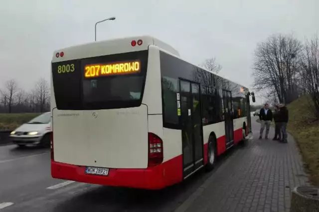 Autobus firmy BP Tour jadący do Pruszcza Gd.