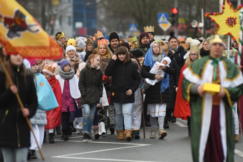 Ponad 500 osób wzięło udział w orszaku Trzech Króli w...