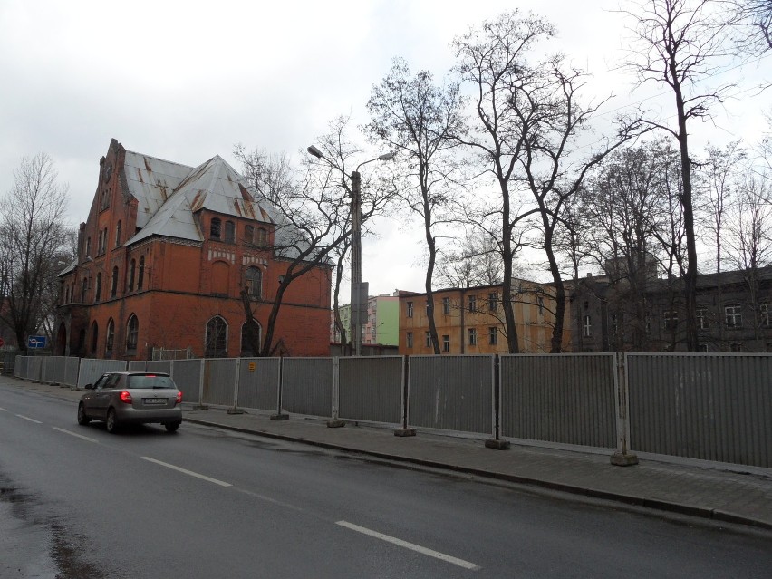 Świętochłowice: Budynek Muzeum Powstań Śląskich ogrodzony. Wkrótce rozpoczną się prace remontowe