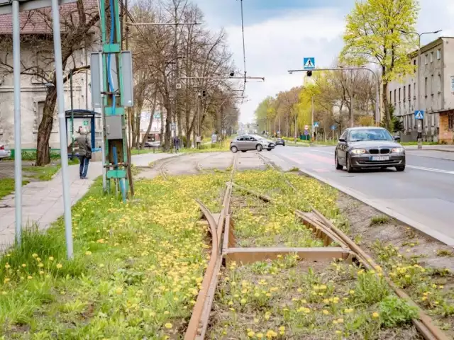 W sosnowieckiej dzielnicy Niwka zmodernizowane zostanie torowisko i dobudowany częściowo drugi tor. Potem pojadą tutaj niskopodłogowe tramwaje 

Zobacz kolejne zdjęcia/plansze. Przesuwaj zdjęcia w prawo - naciśnij strzałkę lub przycisk NASTĘPNE