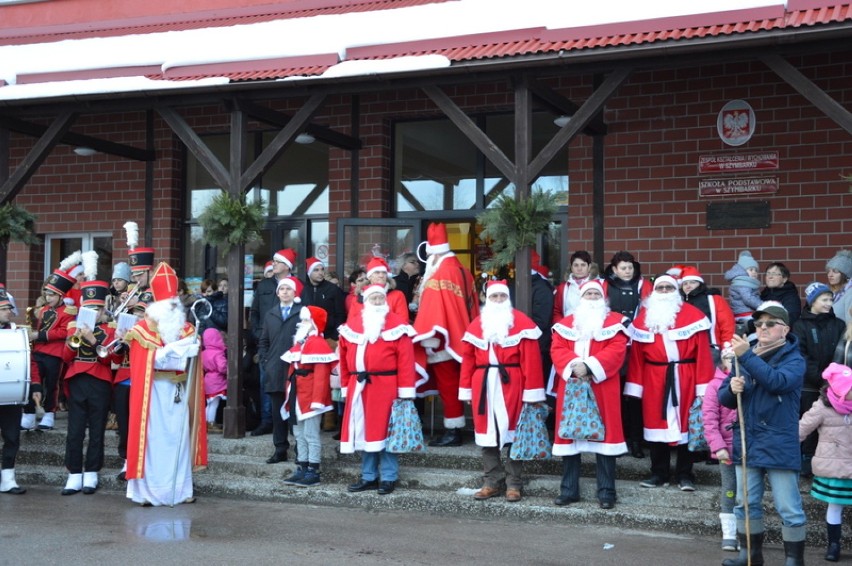 Zjazd Mikołajów i Kiermasz Bożonarodzeniowy w Szymbarku 2016
