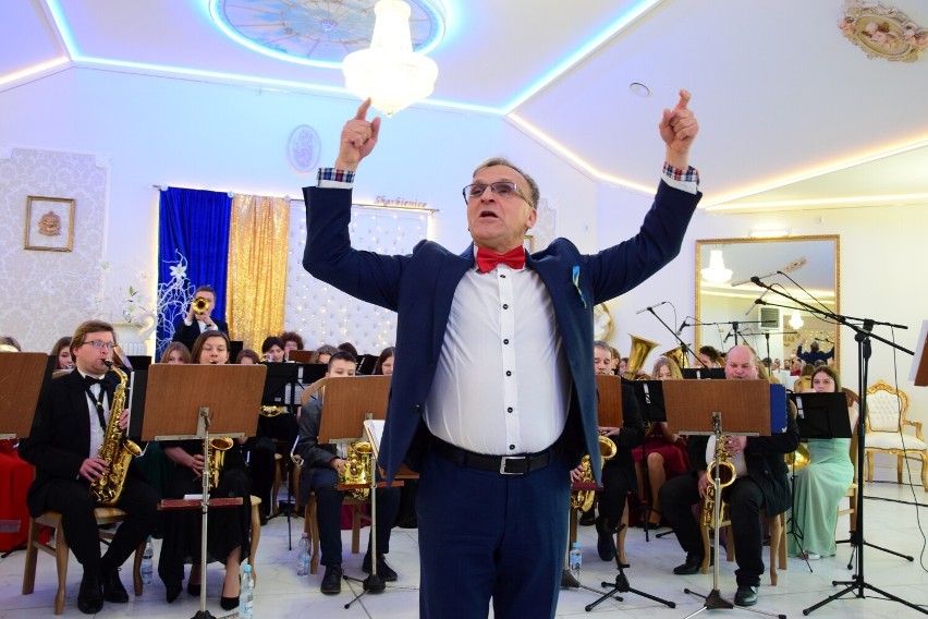 Koncert orkiestry "Kujawia" w Skarbienicach koło Żnina