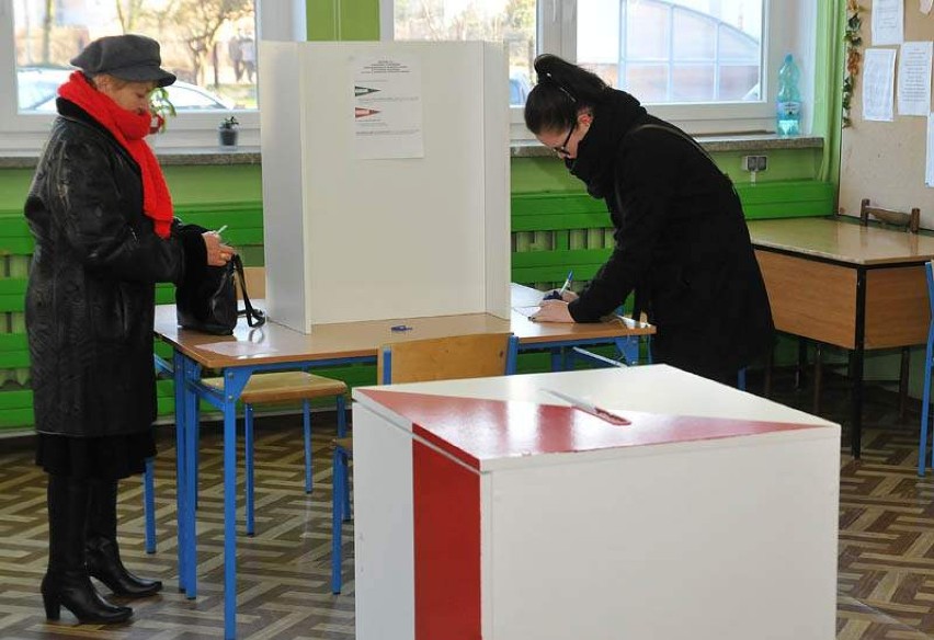 Wybory Samorządowe - Bydgoszcz. Trwa głosowanie [zdjęcia]