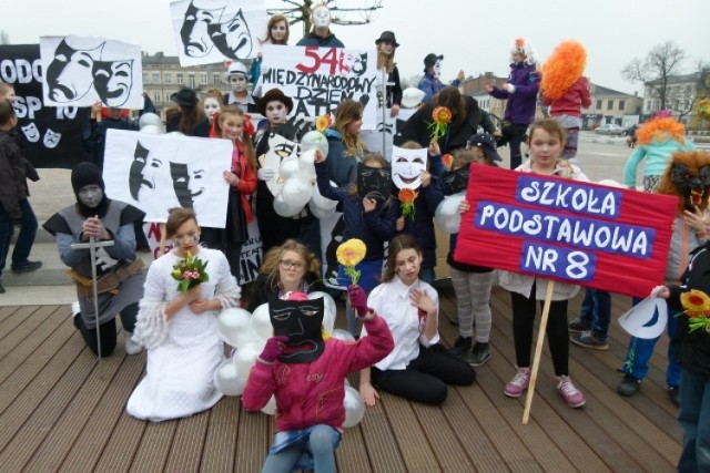 Teatralny happening na placu Kościuszki