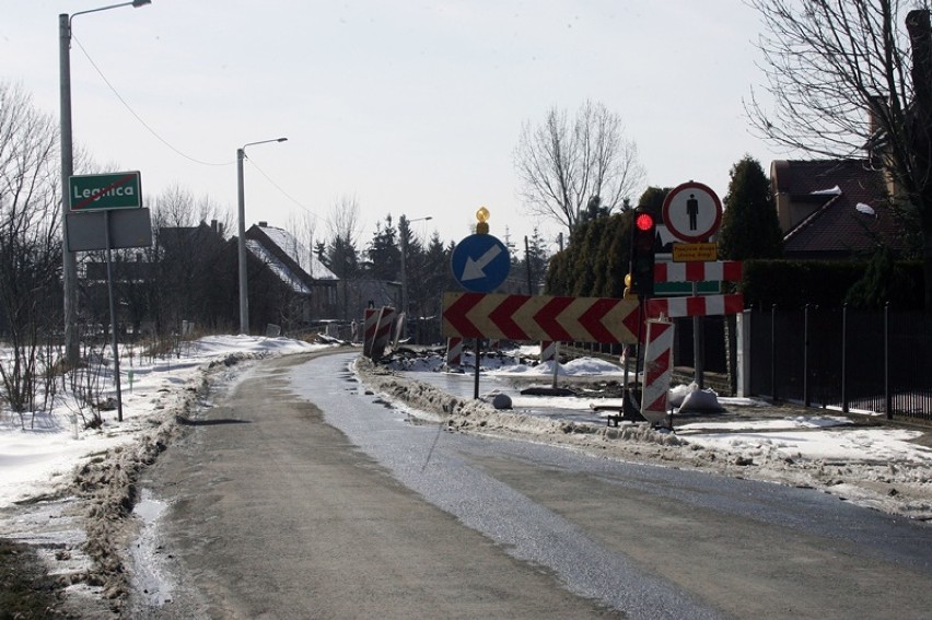 Ruszył oczekiwany remont drogi w Bartoszowie [ZDJĘCIA]