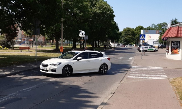 Samochód Apple Maps na ul. Puszkina w Goleniowie