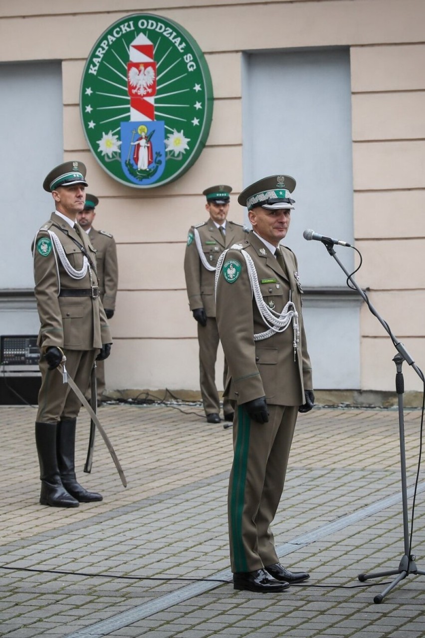 Nowy Sącz. Funkcjonariusze i pracownicy KaOSG przywitali generała Stanisława Laciugę
