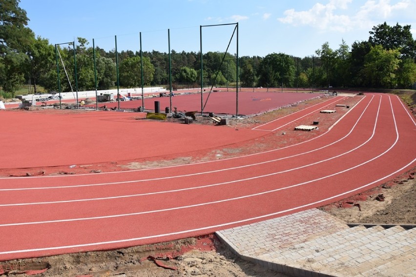 Budowa stadionu lekkoatletycznego w Lewkowie jest już na finiszu