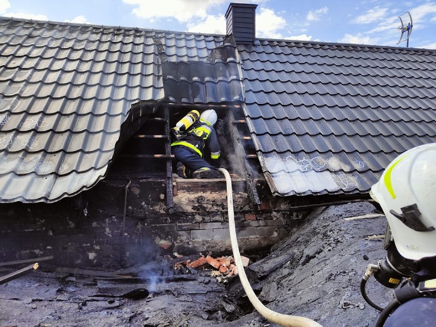 Pracowity tydzień opoczyńskich strażaków. Wypadki i pożary domów [ZDJĘCIA]