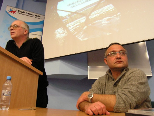 Mariusz Surosz (z lewej) i reżyser David Vondraček
