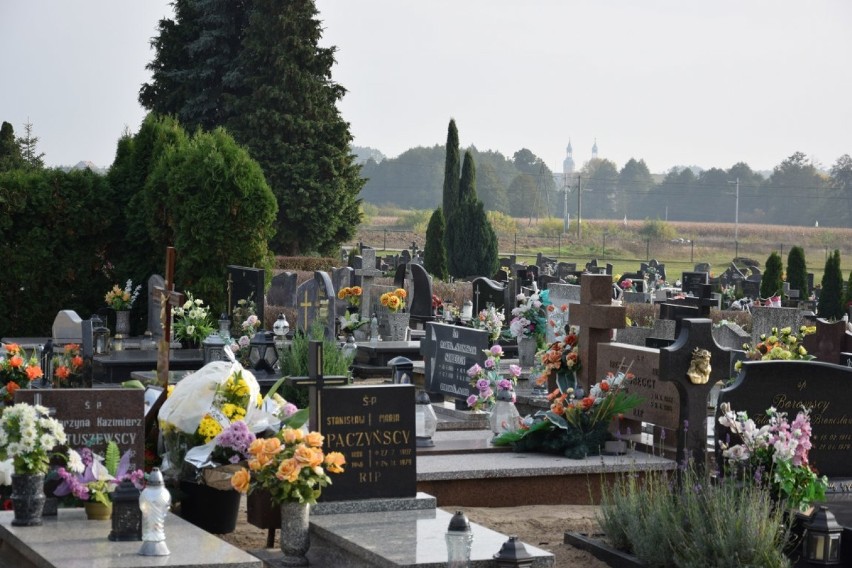Zbąszyń: Cmentarz komunalny - 26 października 2020 [Zdjęcia]