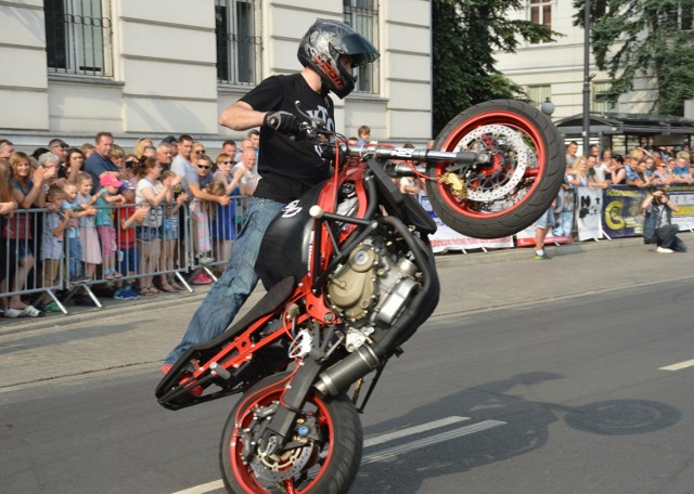 Urodziny ul. Słowackiego w Piotrkowie 2018. Parada motocykli i pokaz stuntu motocyklowego