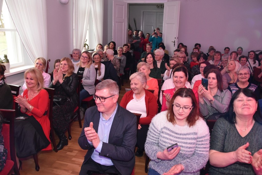 Muzyka, poezja i najlepsze życzenia. Taki był Dzień Kobiet w Granowie!