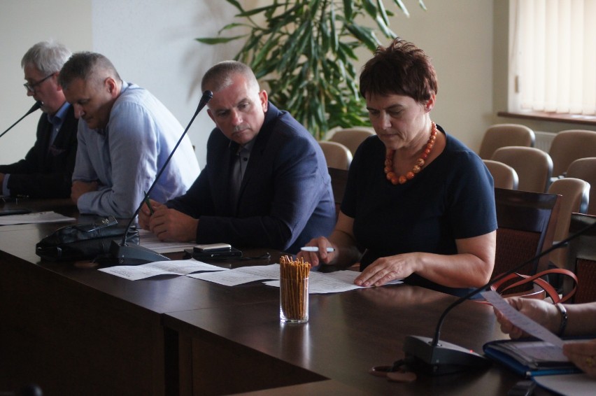 Radomsko: Radni powiatowi domagają się zmiany starosty