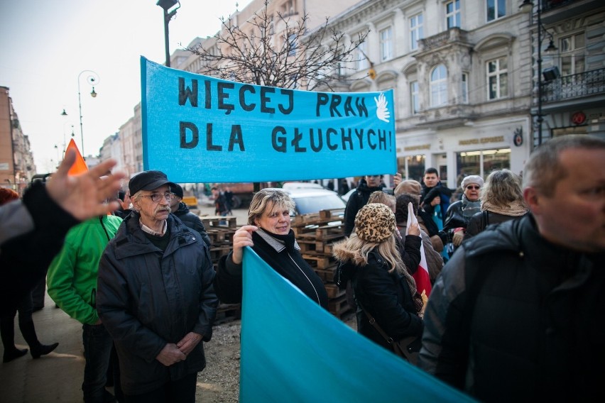 Protest w obronie głuchoniemych w Łodzi [ZDJĘCIA]