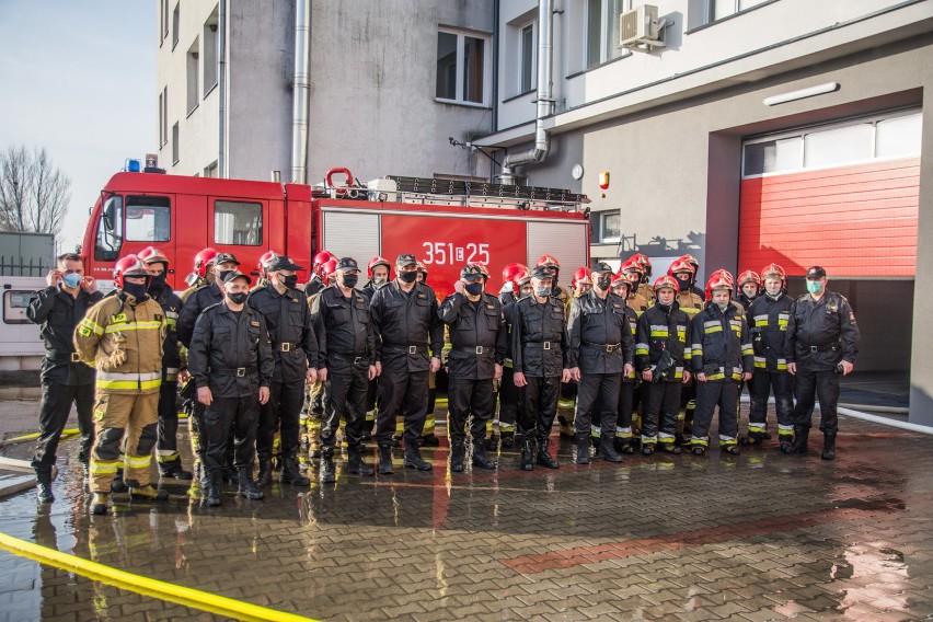 Strażacy na emeryturę odchodzą "z pompą". Tak było również w Skierniewicach