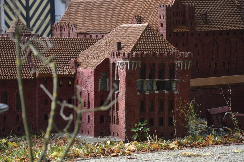 Malbork. Rozbiórka miniatury zamku aktualna, ale nie przed wyborami 