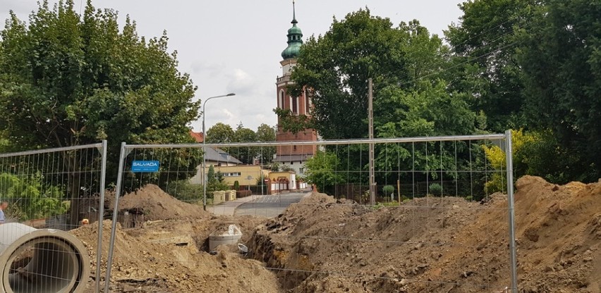Trwa rewitalizacja ulicy Kościelnej i Młyńskiej w Sycowie z budową brodzika