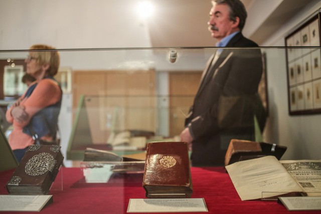 Polska Akademia Nauk - Biblioteka Gdanska wystawa dzieł nabytych przez bibliotekę w ostatnim czasie