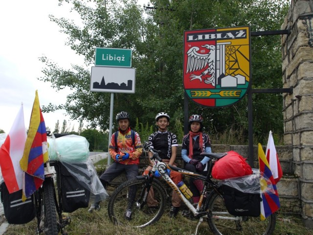 Tybetańczycy wspierani przez aktywistów przejedzie na rowerach ...