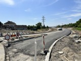 Jest pierwsza warstwa asfaltu na nowej obwodnicy Chełmca
