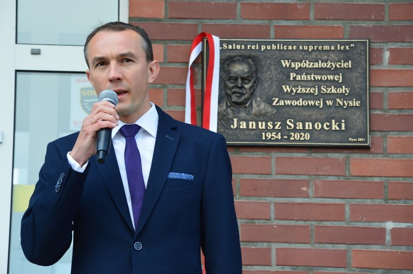 Janusz Sanocki upamiętniony tablicą jako jeden z założycieli...