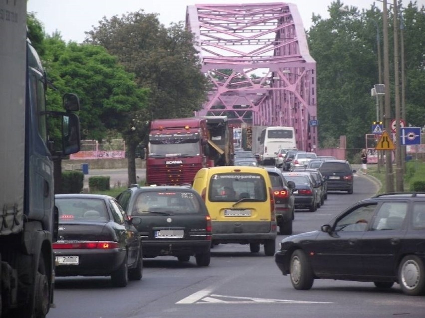 Jeden drogowy most to w Głogowie za mało