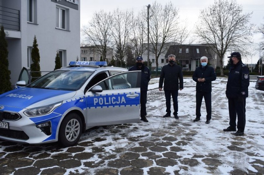 Policjanci z Siedlca otrzymali nowy radiowóz!