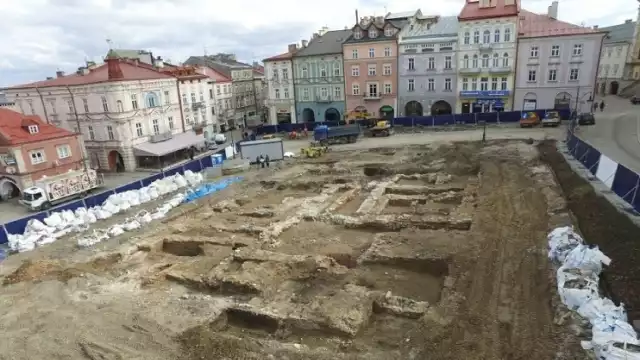 Prace archeologiczne prowadzone były w rynku w Przemyślu.