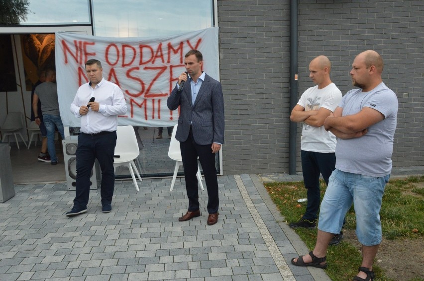 Mieszkańcy przeciwni okrojeniu gminy Kleszczów: "Nie oddamy naszej ziemi!"