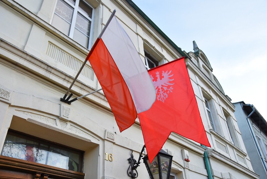 Szamotuły pełne biało-czerwonych flag z okazji Narodowego Święta Niepodległości
