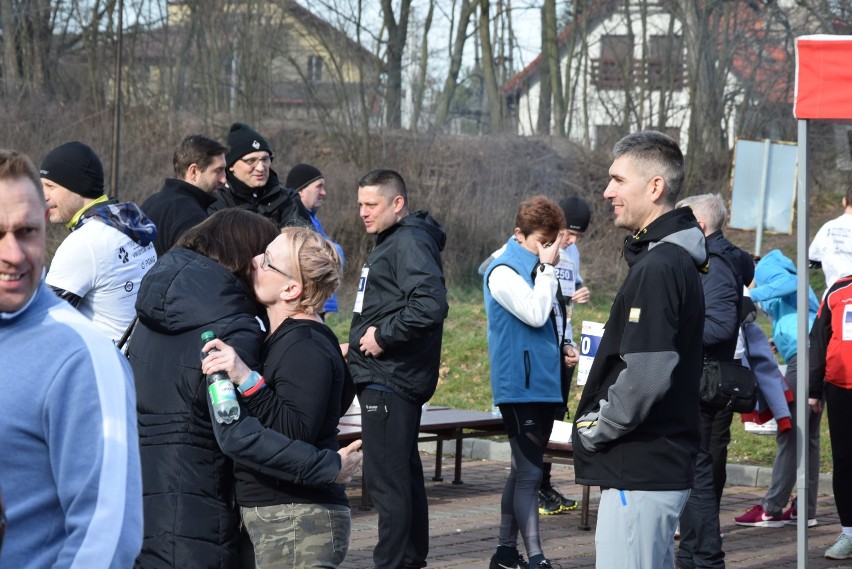 Bieg Tropem Wilczym 2020 w Wieluniu. Udział wzięło blisko 400 osób[FOTO, WIDEO]