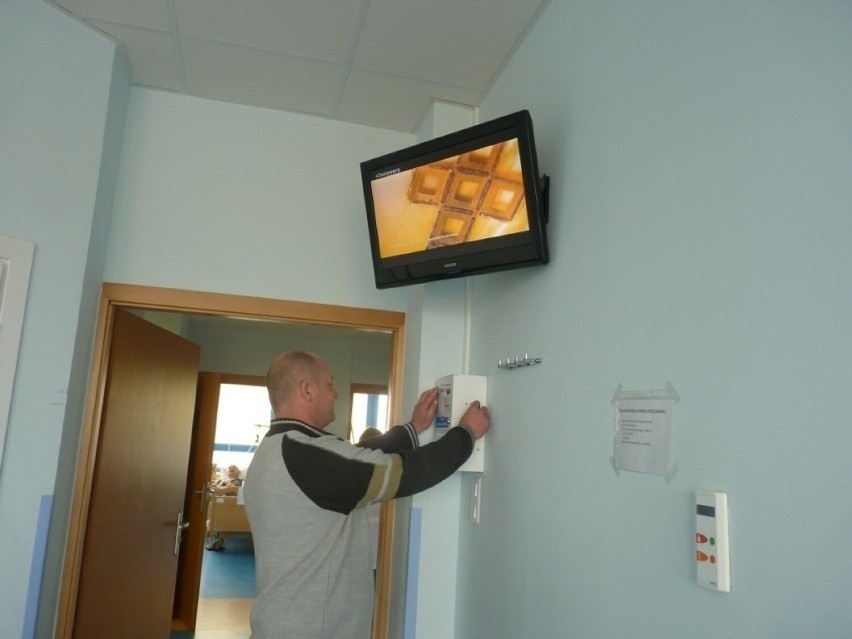 Telewizja w szpitalu - zdjęcie ilustracyjne