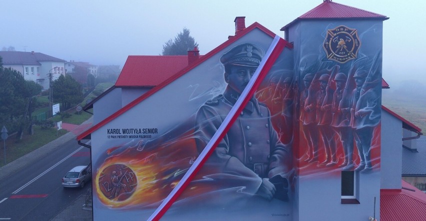 Mural Karola Wojtyły seniora na OSP Wysoka