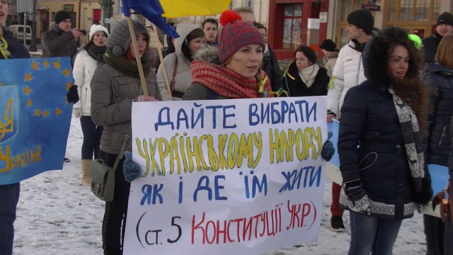 Ukraińcy manifestują poparcie dla protestów w Kijowie.