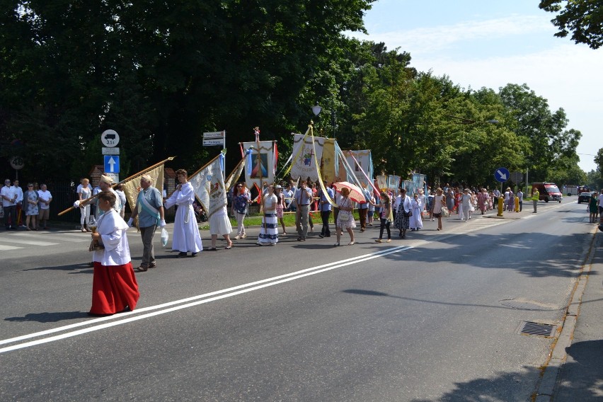 Pruszcz Gdański: Wierni przeszli w procesji Bożego Ciała [ZDJĘCIA]