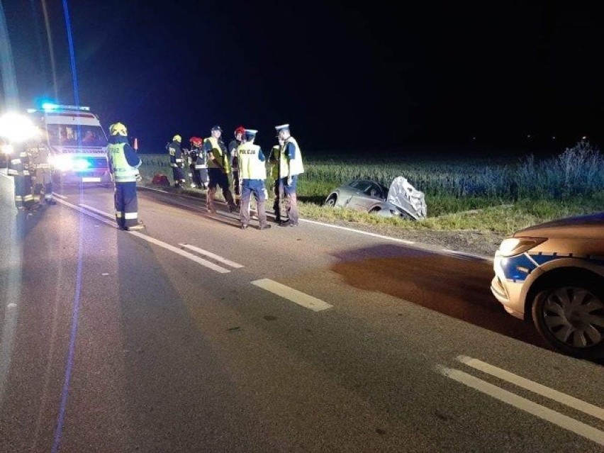 Nieostrożne wyprzedzanie zakończyło się groźnym wypadkiem