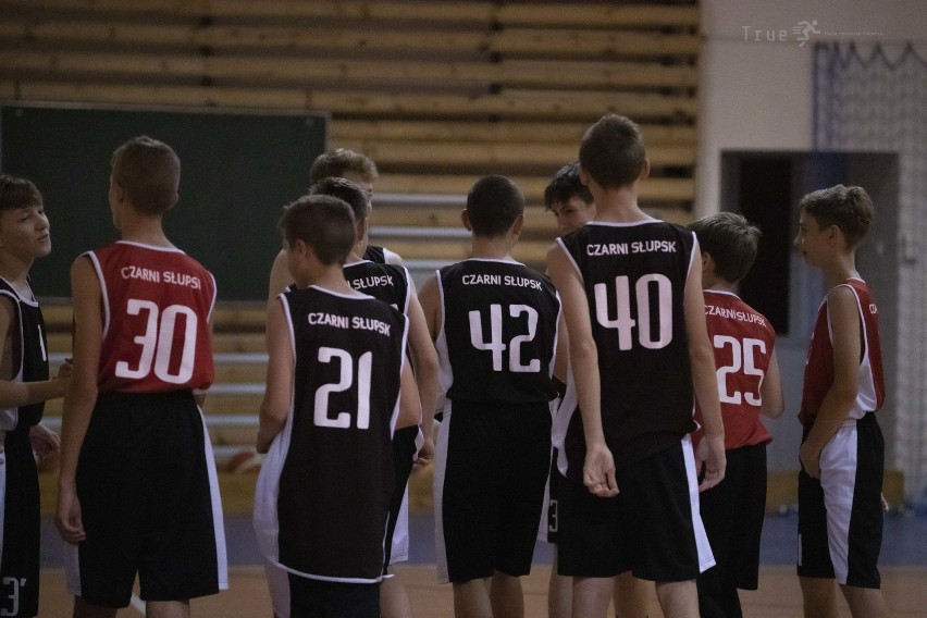 Młodzi zawodnicy Czarni Słupsk trenują przed sezonem