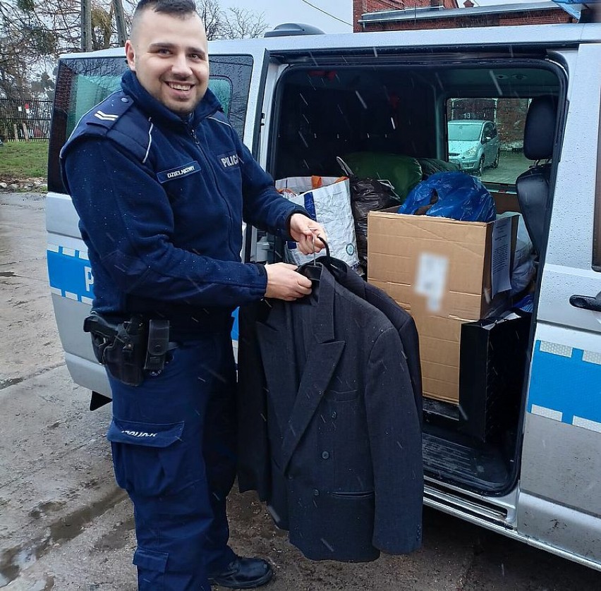 Malborscy policjanci zanieśli prezenty przed świętami