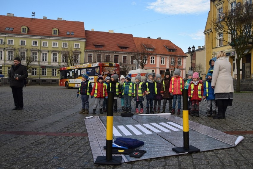 "Odblask to nie obciach" -  akcja przypominająca o bezpieczeństwie na drodze