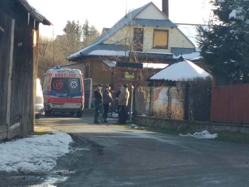 Tajemnicza tragedia w Szaflarach. W środę znaleziono dwóch martwych braci. Policja bada sprawę  