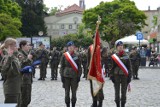 Święto kadetów 2023 w Żaganiu! Uczniowie szkoły "59" złożyli uroczyste ślubowanie na placu Słowiańskim