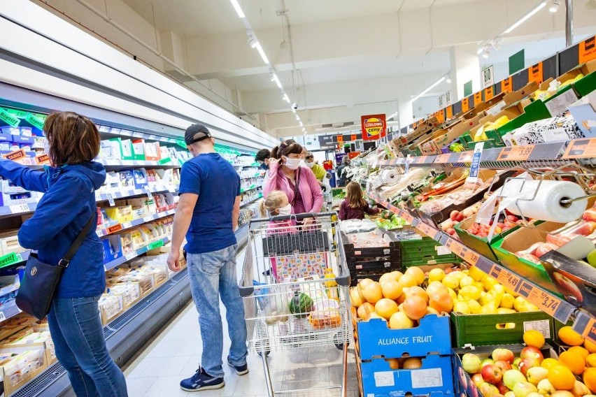 Sieć Lidl obniża ceny prawie 1000 produktów od 1 lipca....