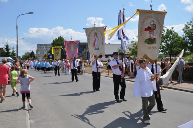 Procesja parafii Matki Bożej Królowej Pokoju przy ul. Kotarbińskiego