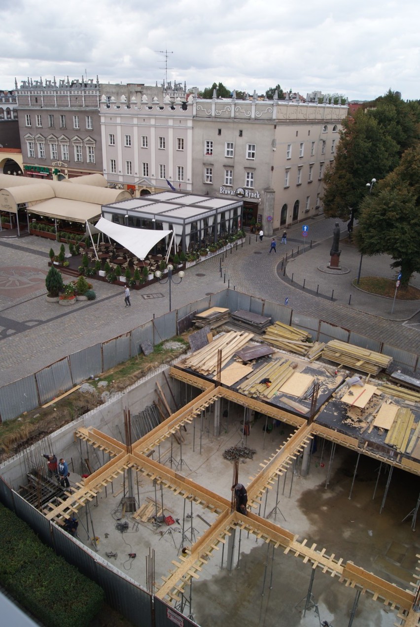 Budynek ze szkła na rynku w Raciborzu nie ma zgody konserwatora