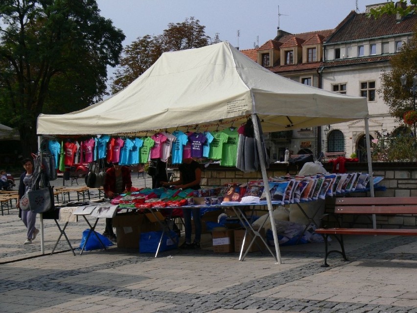 Ruszył I Festiwal Czekolady w Sandomierzu. Takie słodkości czekają na Rynku [ZDJĘCIA]