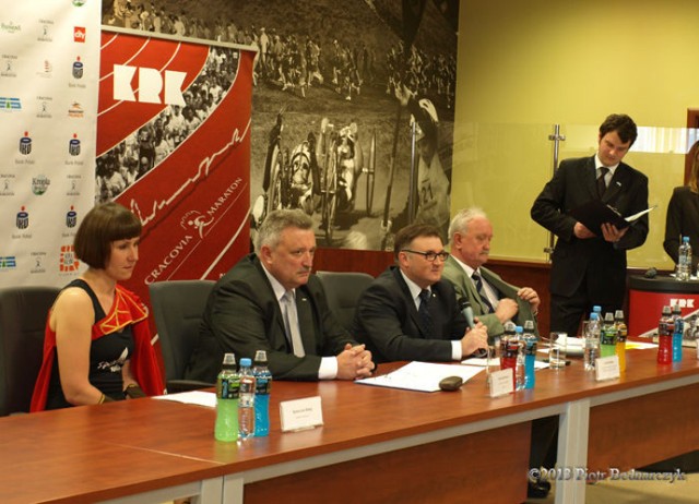 25.04.2012 Krak&oacute;w ZIS konferencja prasowa przed 12 edycją carcovia maraton.