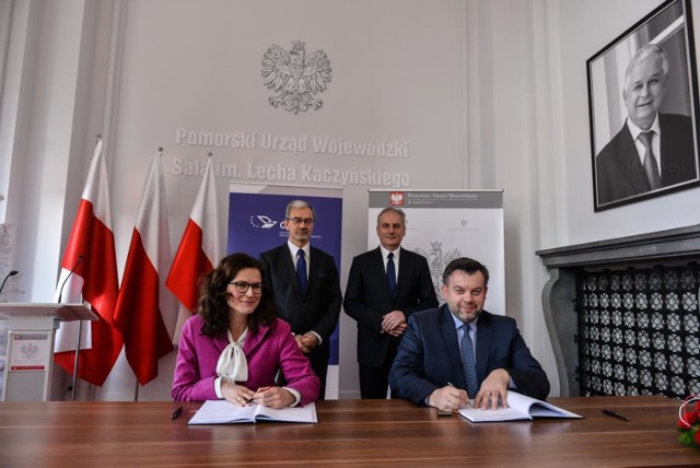 Podpisanie umowy na dofinansowanie m.in. na budowę linii tramwajowej w ul. Nowej Bulońskiej Północnej, Nowej Warszawskiej oraz rozbudowę infrastruktury tramwajowej w Gdańsku, 13 grudnia 2017